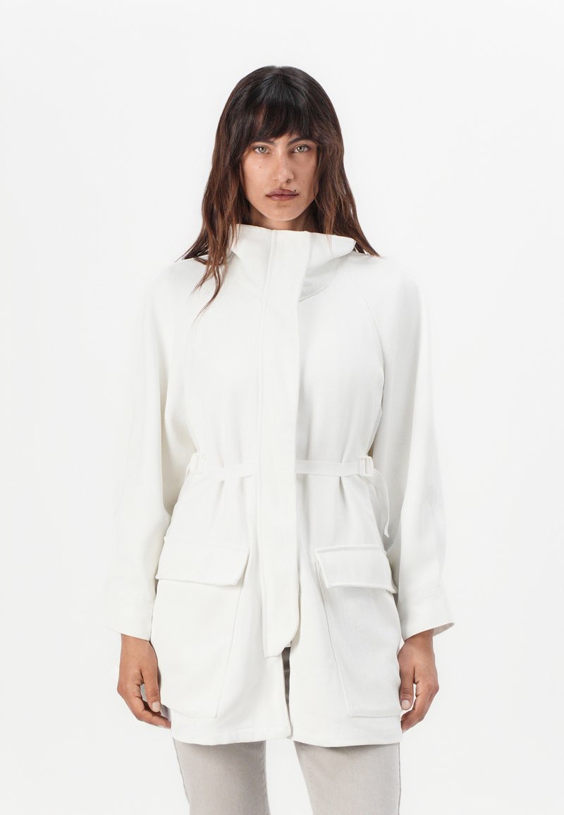 Emporio Armani Lichte jas wit