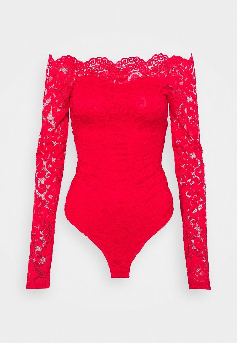 Body rouge en dentelle épaules dénudées avec manches longues transparentes et motifs floraux, ajusté à la taille et aux hanches.