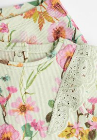 Next SET  - REGULAR FIT - Leggingek - Nadrágok - sage green floral