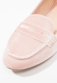 New Look Scarpe senza lacci - light pink
