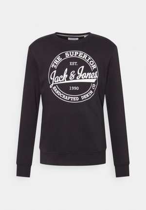 Felpa nera a maniche lunghe con scollo rotondo e logo circolare bianco sul davanti con la scritta "The Superior Jack & Jones Handcrafted Denim Co Est. 1990".