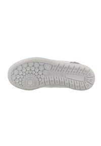 Suela de zapato deportivo blanca con patrones de tracción circulares y rectangulares y una superficie texturizada; logotipo de la marca visible.