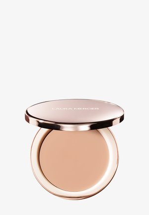 Open Laura Mercier compact met een beige geperste poeder en een reflecterend roségouden deksel met de merknaam bovenop.