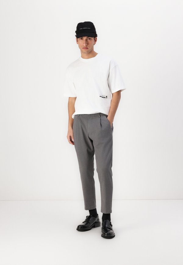 OLYAN FLAME - Print T-shirt4