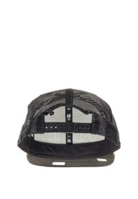 Schwarze Kappe mit Netzrücken, flachem Schirm, verstellbarem Snap-Verschluss und grauem Stoffunterbereich. Verfügt über einen dezenten Logodruck im Inneren.