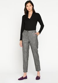 LolaLiza CIGARETTE WITH PIED-DE-POULE - Püksid - black