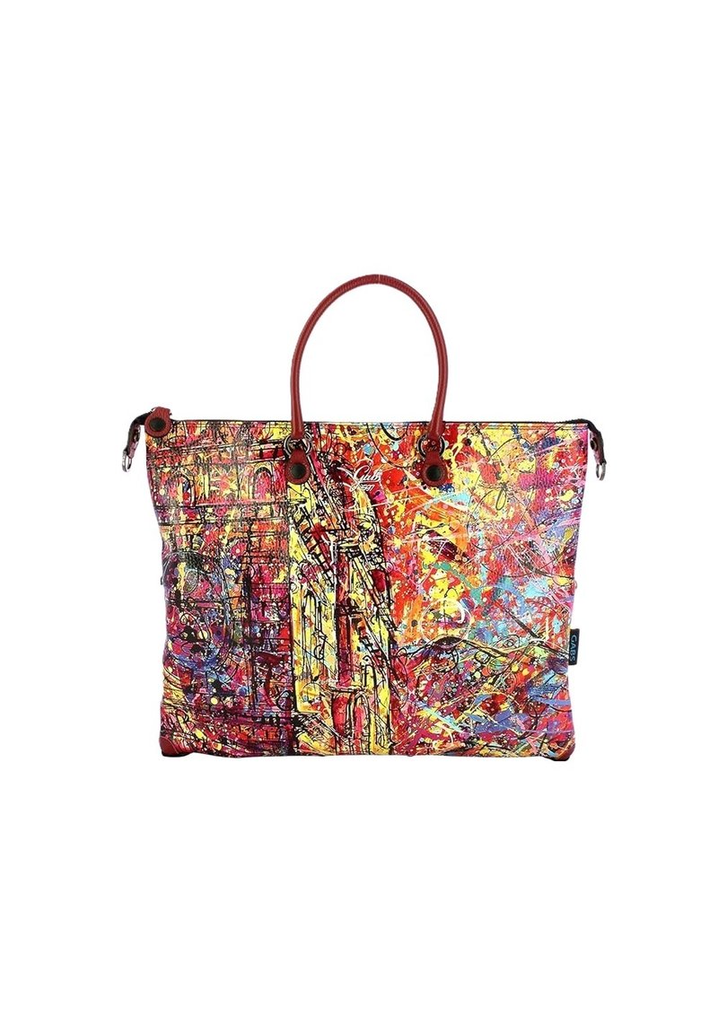 Sac fourre-tout coloré avec un motif abstrait en rouge, jaune et bleu. Possède deux poignées marron et des accents en métal noir. Tissu texturé.