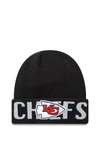 Mustat neulottu pipo, jossa on taitettu reuna. "CHIEFS" on selvästi esillä valkoisena, ja pipon reunassa on punainen ja valkoinen logo.