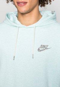Nike Sportswear REVIVAL HOODIE - Sweatshirt com capuz - mint foam/white