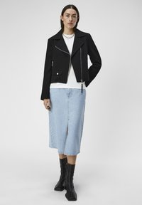 Object OBJMIRA SHORT - Bleiseri - black