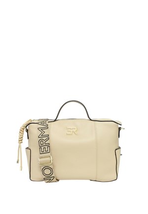 Borsetta in pelle beige con superficie testurizzata, bordi neri e una tracolla intrecciata con la scritta "NO". Elementi in metallo dorato e logo.