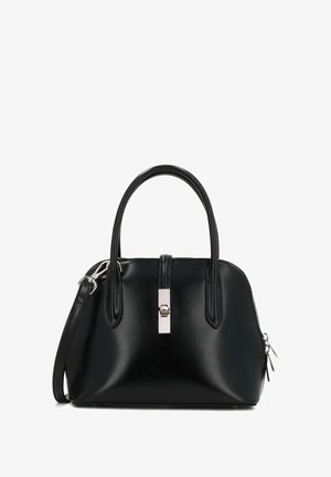 Juodas odinis rankinės suapvalintomis rankenomis, sidabrinės spalvos užsegimas ir struktūruota forma. Yra nuimamas petnešų diržas ir užtrauktuko akcentai.