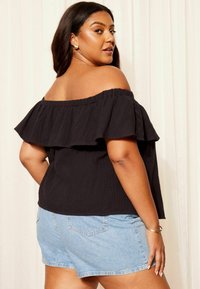 Curves Like These BARDOT REGULAR FIT - Camicetta - black