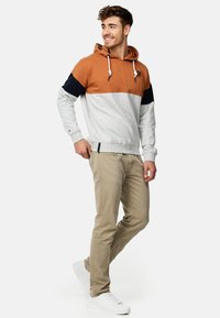 INDICODE JEANS Sweat à capuche - toffee