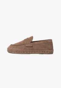 Unselected, trufa suede