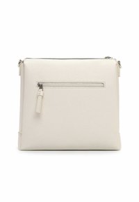 Krydderfarvet læder skuldertaske med tekstureret finish, der har en top lynlås og en lynlåslomme foran. Firkantet design med subtile accenter.