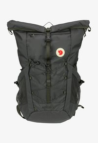 Επιλέχθηκε, iron grey