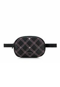 Pochette nera trapuntata con motivo a diamante rosso e bianco, dotata di borchie argentate. Texture in pelle liscia con tracolla laterale e chiusura con zip.
