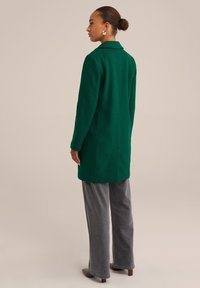 WE Fashion Kratki kaputi - green