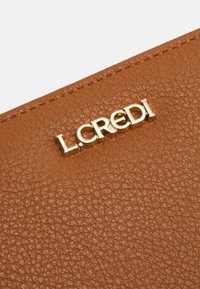 L.CREDI FILIPPA - Monedero - cognac