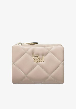 Portamonete in pelle trapuntata beige con cerniera dorata e piccolo logo dorato "byblos" sul davanti.