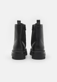 Calvin Klein Jeans Snørestøvletter - triple black