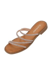 Platte sandal met verwoven metallic banden, beige voetbed en studs op de zool. Kenmerkt zich door een gladde textuur en een lichte glans.