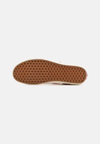 Vans CLASSIC SLIP-ON UNISEX różowy