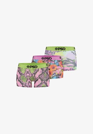 Drie paar boxershorts met verschillende patronen: roze en groene slangenprint, bloemen met vlinders, en een kleurrijk abstract ontwerp.