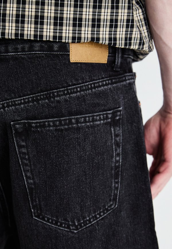 SPACE RELAXED - Denim shorts4