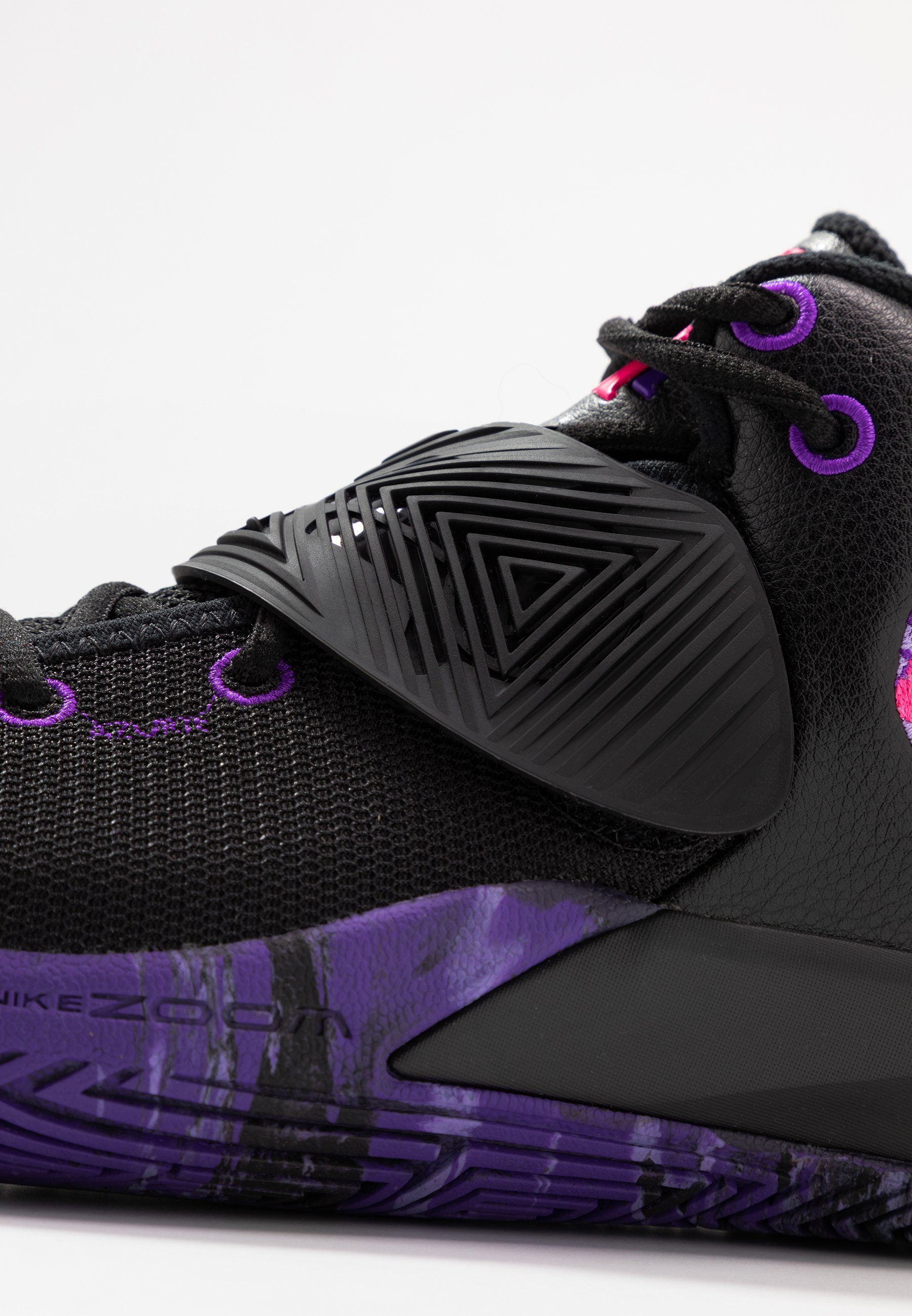 Nike Performance KYRIE FLYTRAP III Basketballsko black Nike Performance KYRIE FLYTRAP III Basketballsko black