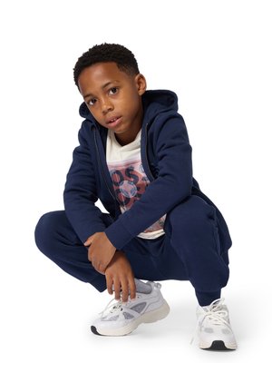 BOSS Kidswear, CARDIGAN À CAPUCHE - Sweater met rits - bleu cargo