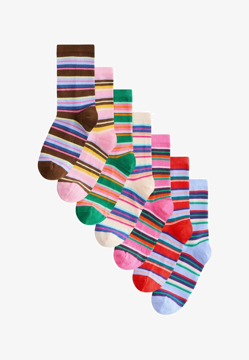 Värvikas sokkide kollektsioon, kus on triibulised mustrid pruunides, roosades, rohelises, sinises ja punastes toonides, erinevate mustrite ja tekstuuridega.