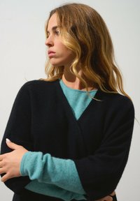 Authentic Cashmere MENDIP OPEN 3/4 SLEEVES - Vest - black