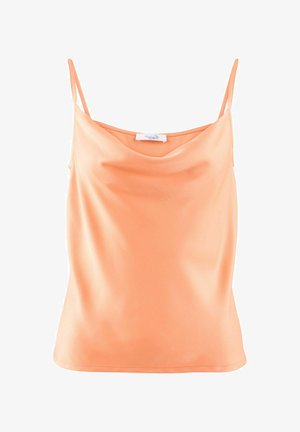 Koralowa satynowa koszulka na ramiączkach o cienkich paskach, z dekoltem w kształcie czołgu, luźnym kroju i gładkiej fakturze. Brak wyraźnych wzorów lub ozdób.