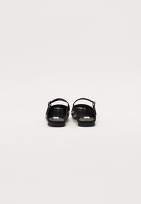 Thumbnail Image 3