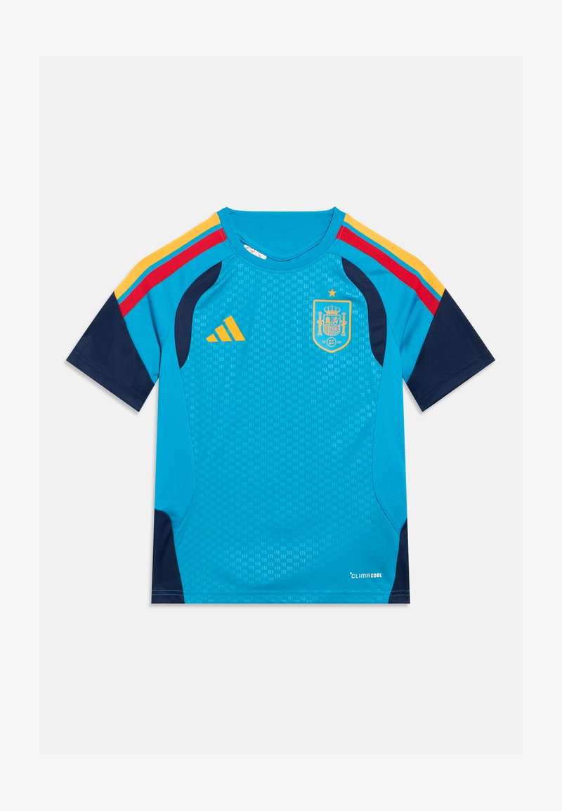 Zils Spānijas futbola krekls ar dzeltenu Adidas logotipu, sarkanu un dzeltenu plecu svītru un Spānijas nacionālās komandas emblēmu uz krūtīm.