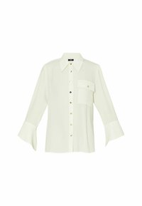 Blusa bianca in tessuto liscio. Presenta un colletto appuntito, chiusura frontale con bottoni, una tasca singola e maniche a campana con una leggera svasatura.
