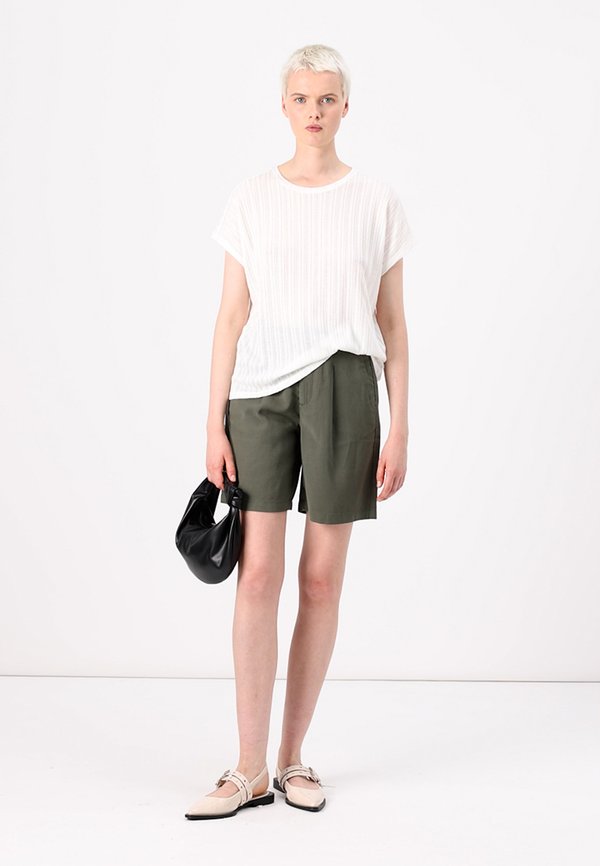 ONLIRINA O NECK - Basic T-shirt - cloud dancer2