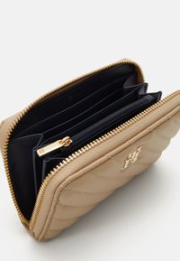 Tommy Hilfiger POPPY REFORM  - Portafoglio - beige