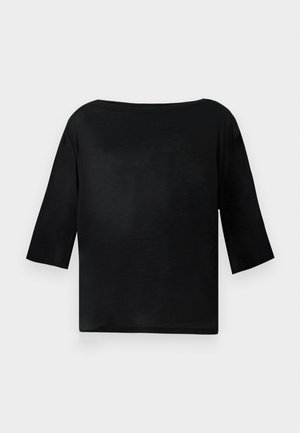Haut noir, à coupe ample avec un décolleté large et des manches 3/4. Texture lisse sans motifs ni accents.