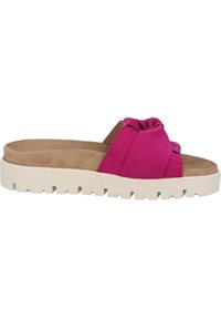 Sandali slide in suede rosa con un cinturino annodato, dotati di una soletta imbottita color tan e di una robusta suola in gomma bianca con bordo seghettato.