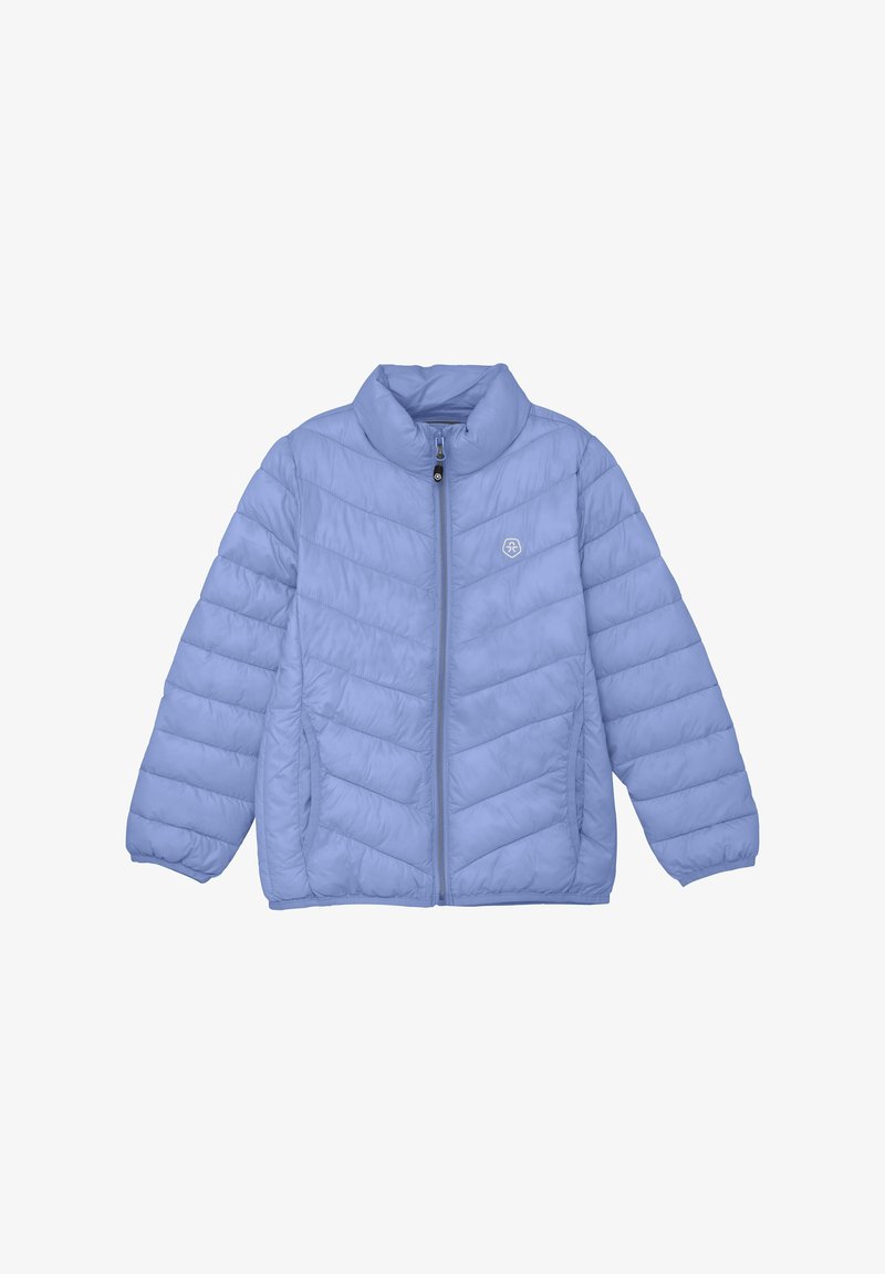 Lysblå pufferjakke lavet af quiltet nylon. Har en lynlåslukning foran, høj krave og elastiske manchetter. Enkelt logo på brystet.