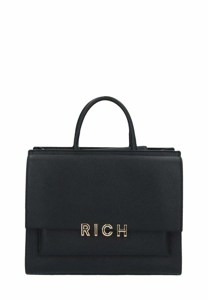Svart läderhandväska med strukturerad form, topphandtag och guld "RICH"-bokstäver. Texturerad yta med en framfälld stängning.