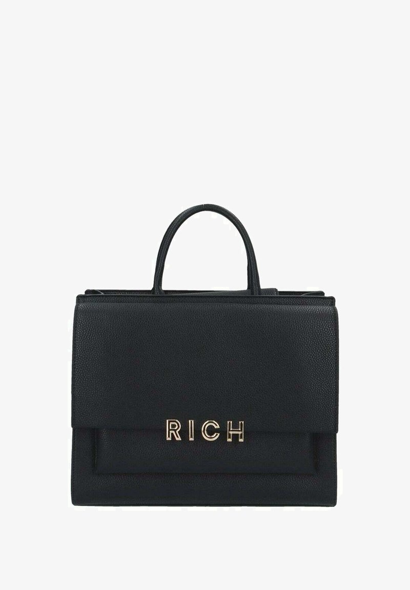Borsa a mano in pelle nera con forma strutturata, manico superiore e lettering dorato "RICH". Superficie testurizzata con chiusura a pattina anteriore.