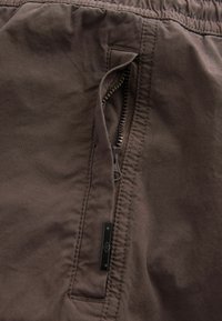 Next STRETCH UTILITY REGULAR TAPERED - Kareiviško stiliaus kelnės - purple
