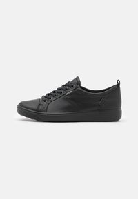 Schwarze Sneakers mit glattem Lederobermaterial, runder Zehenpartie und sechs Ösen-Schnürung. Verfügt über eine strukturierte Sohle und eine Zuglasche an der Ferse.