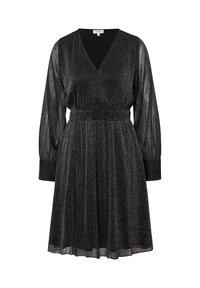 Zwarte jurk met een V-hals, lange doorzichtige mouwen, elastische taille en een uitlopende rok. De stof heeft een glanzende afwerking, wat textuur toevoegt.