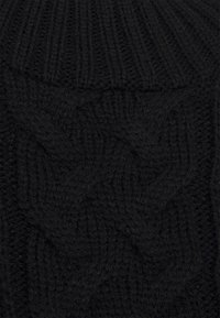 Missguided Petite Stickad tröja - black