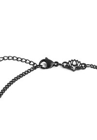 Thumbnail Image 4